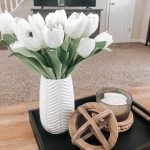 simple coffee table decor