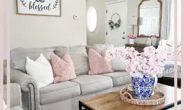 Spring Home Tour : Pops of Pink