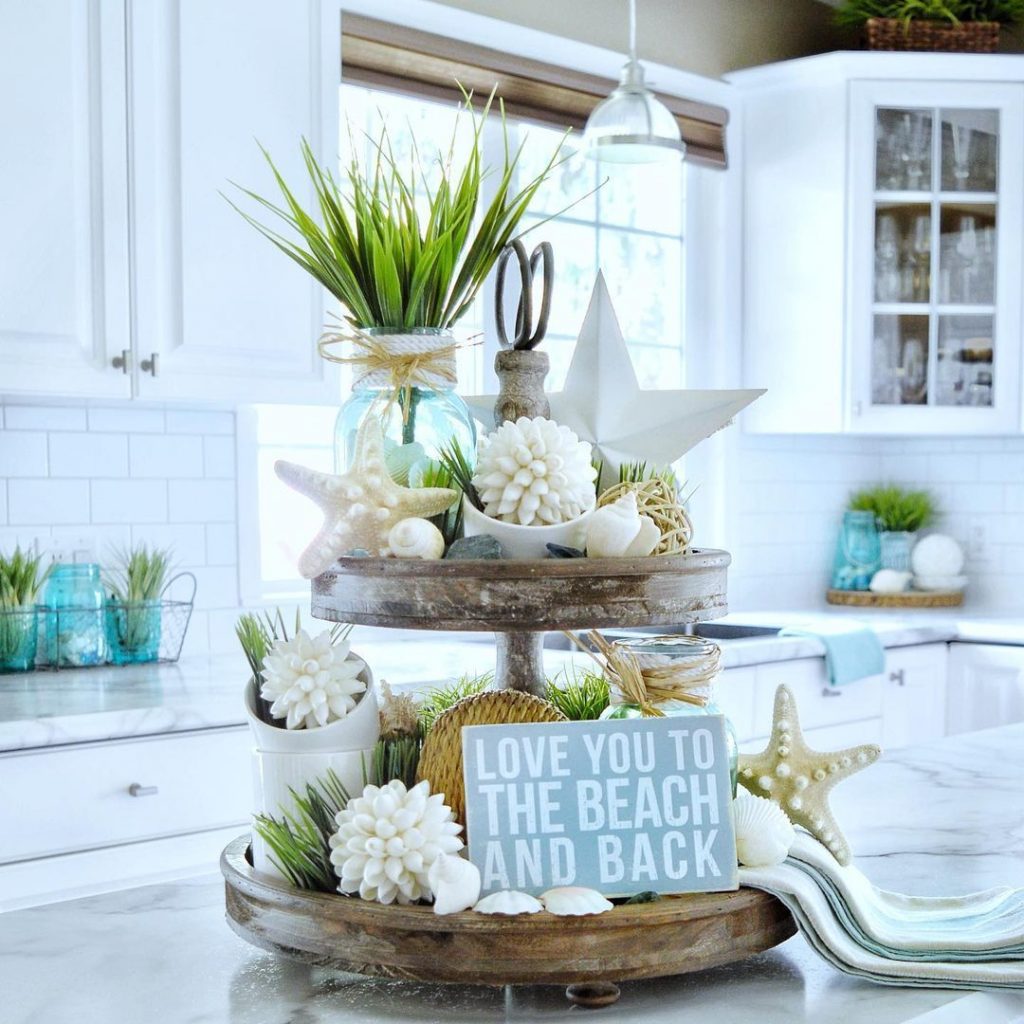 beachy tiered tray