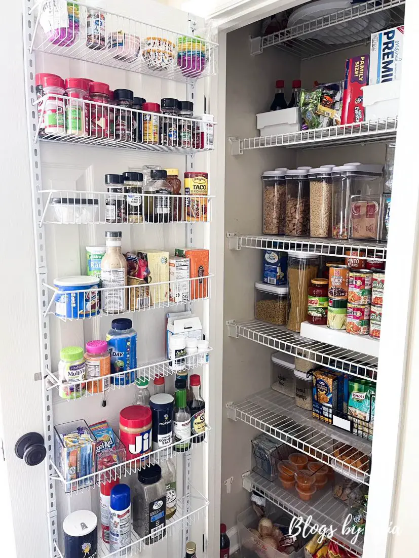 how to organize a small pantry