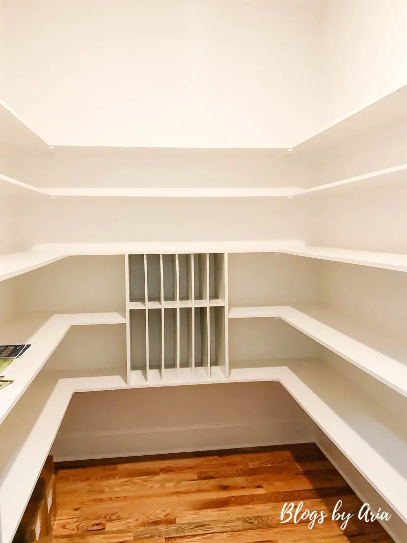 walk in pantry design