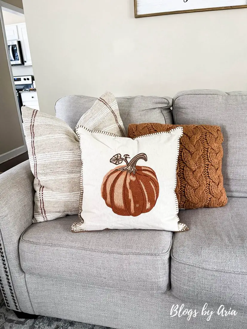 early fall decorating ideas fall pillow combinations