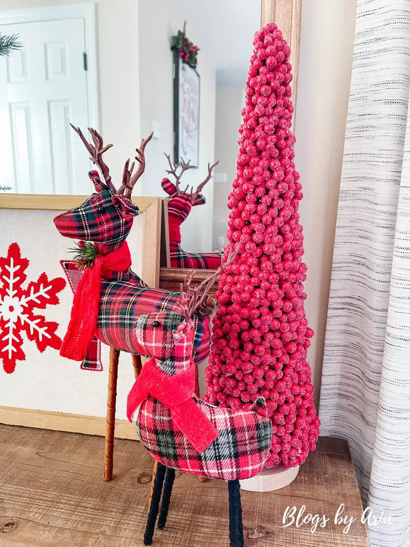 Christmas entryway table decor