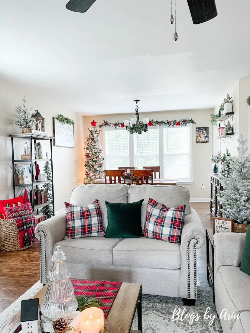 cozy Christmas family room decor