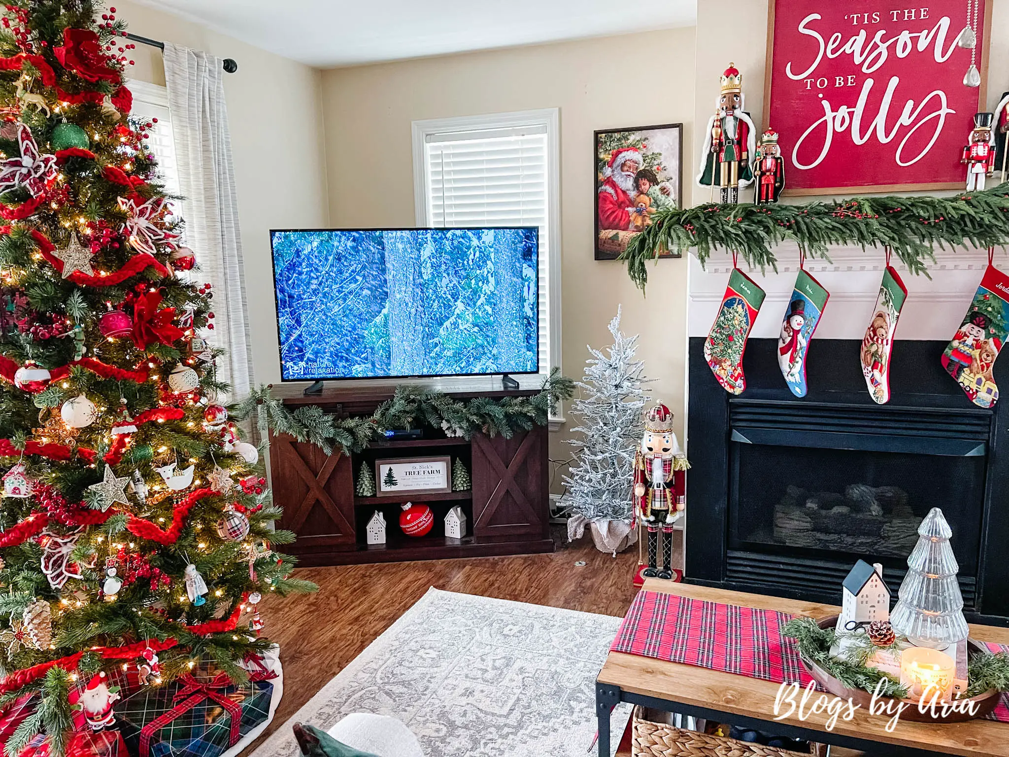Cozy Christmas Family Room - Blogs by Aria
