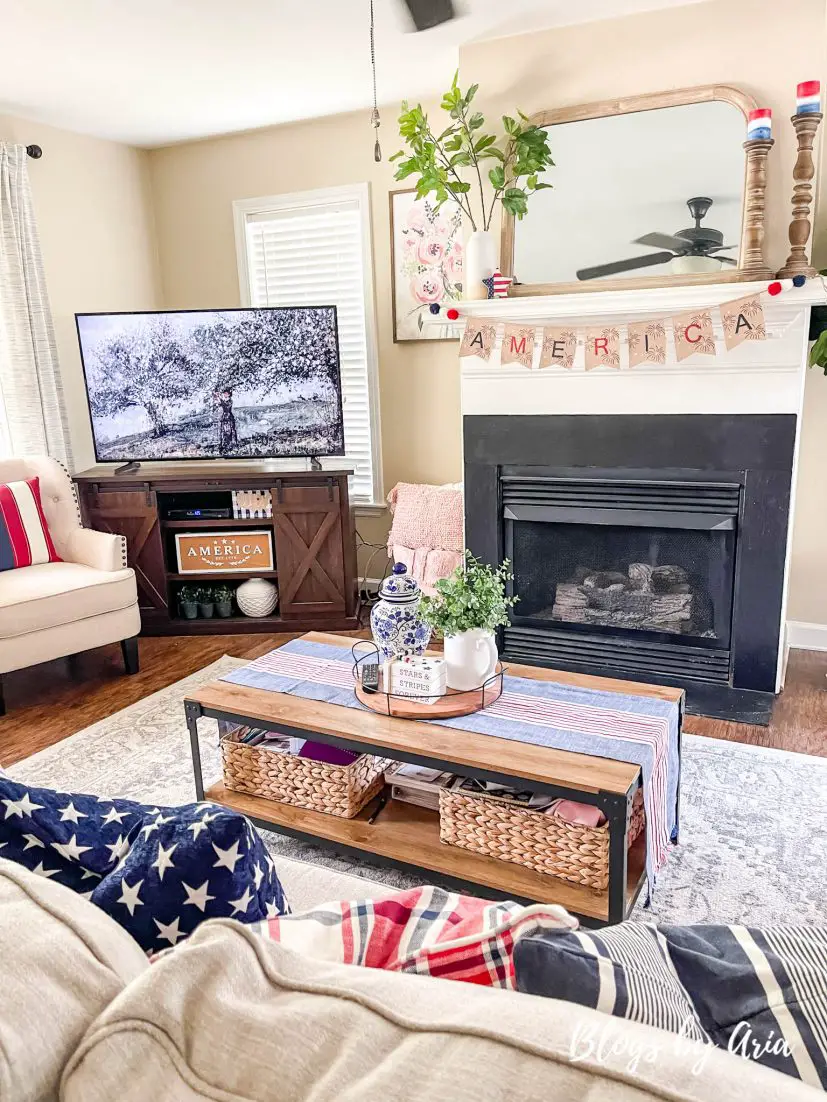 patriotic living room