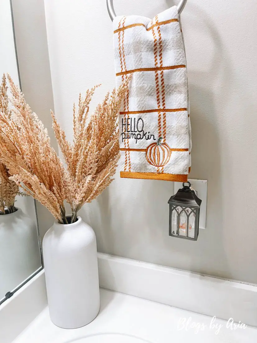 fall bathroom decor ideas for small spaces