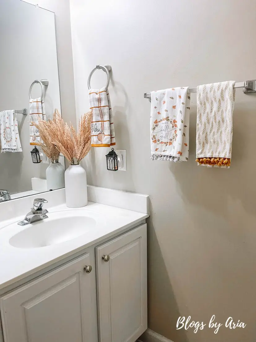 fall bathroom decor ideas for small spaces
