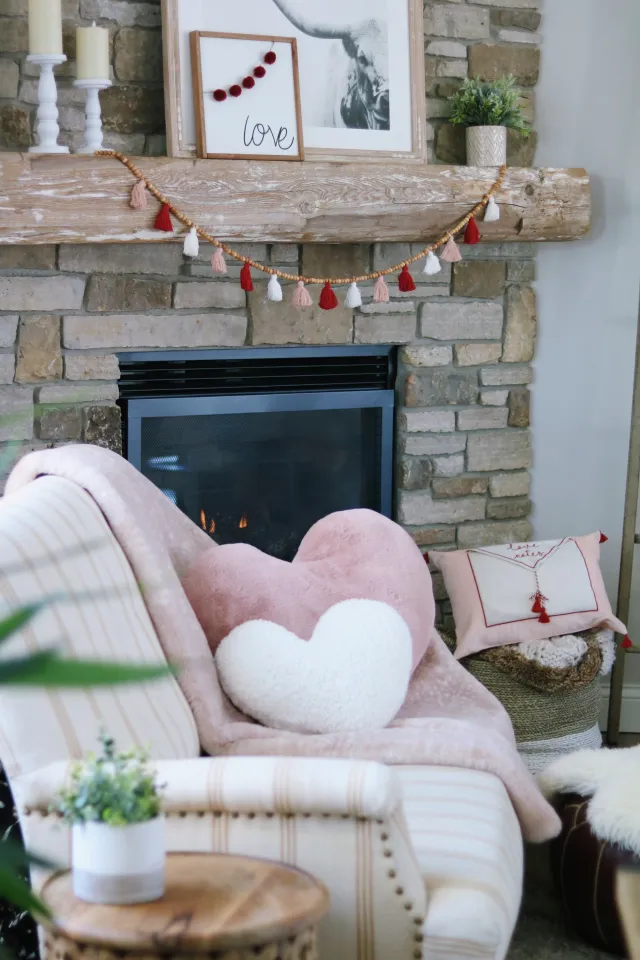 Valentine's Day Mantel decorating ideas