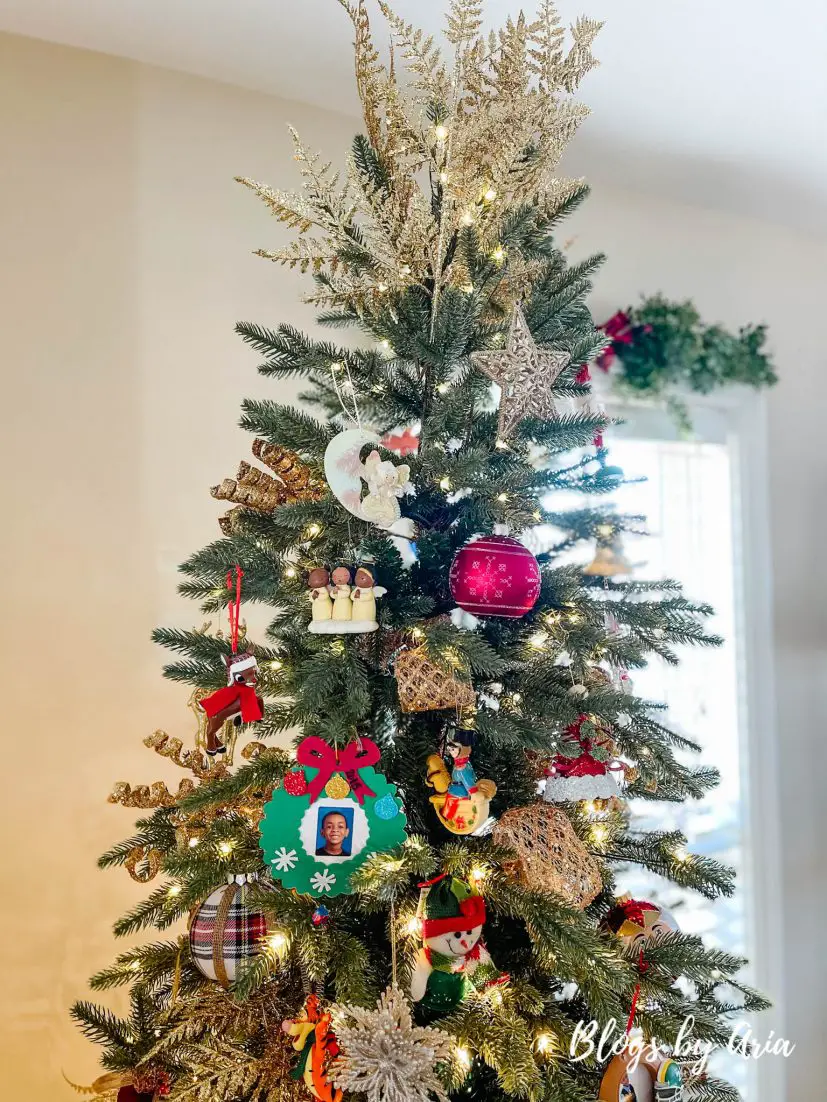 green and gold nostalgia Christmas tree