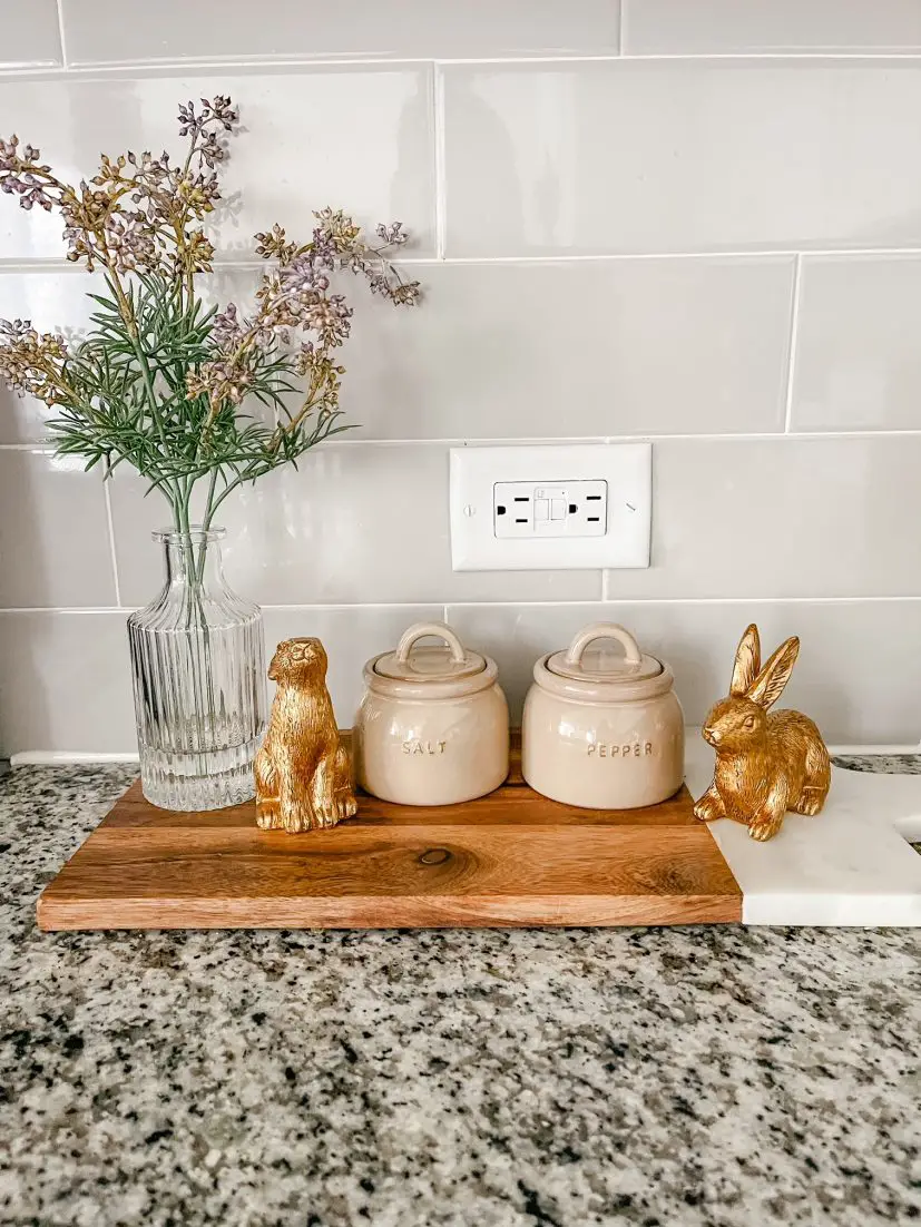 Easter kitchen decorating ideas, simple Easter decor, neutral Easter decorations, Spring kitchen decorating